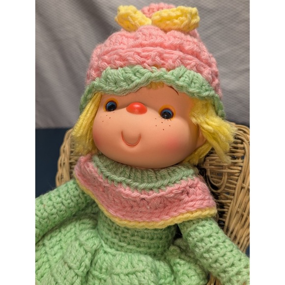 Strawberry shortcake crochet vintage doll With Hat - Chair Not Included - Picture 2 of 4